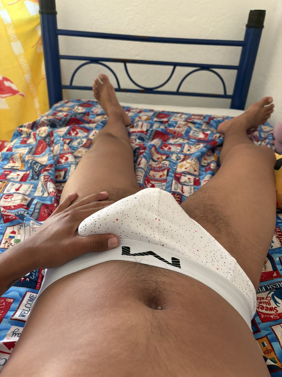 Eddie_Alexander's tweet photo. Se me había olvidado enséñales mi nuevo #calzón 🩲 

@EncuentroGayMty @Funny_MXXX 

#Trusa #underwear #boy #bulge #bulgeboy #Followme #like #bulto https://t.co/eKuTkkRXFs