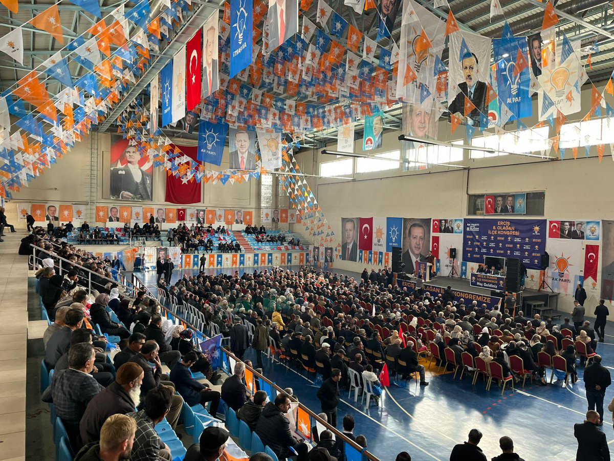 ipekyolu_van's tweet photo. 📍ERCİŞ 

Ak gençlik İpekyolu olarak, Erciş ilçesi 8.olağan kongresinde ilçe başkanı olarak seçilen Abidin Çalışkan'ı ve yönetimini tebrik ediyor, yeni görevinde başarılar diliyoruz. https://t.co/IDBxvRXCod