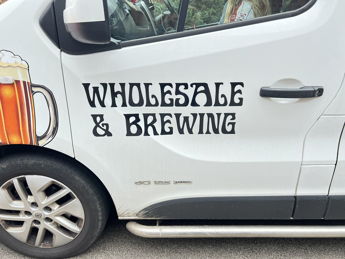 AlgirdasStasiu2's tweet image. Nice beer advertisement😳 #ExeterDevon #England