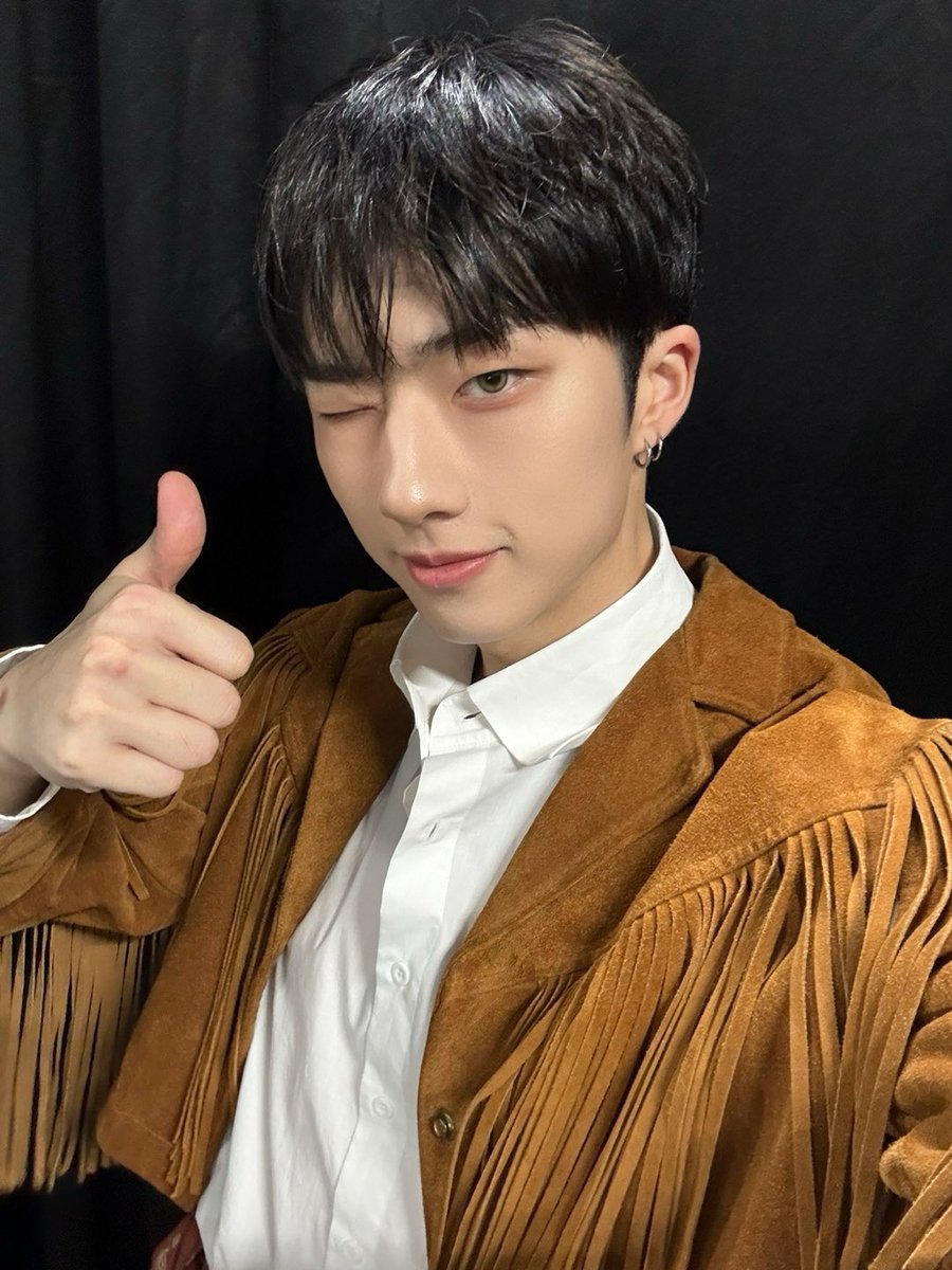 P1H_members's tweet photo. 오늘 받은 상은 피스꺼🙂 정말 감사합니다 여러분 덕분에 미소 지어요😃

#P1Harmony #JIUNG https://t.co/l7f3nZERLS