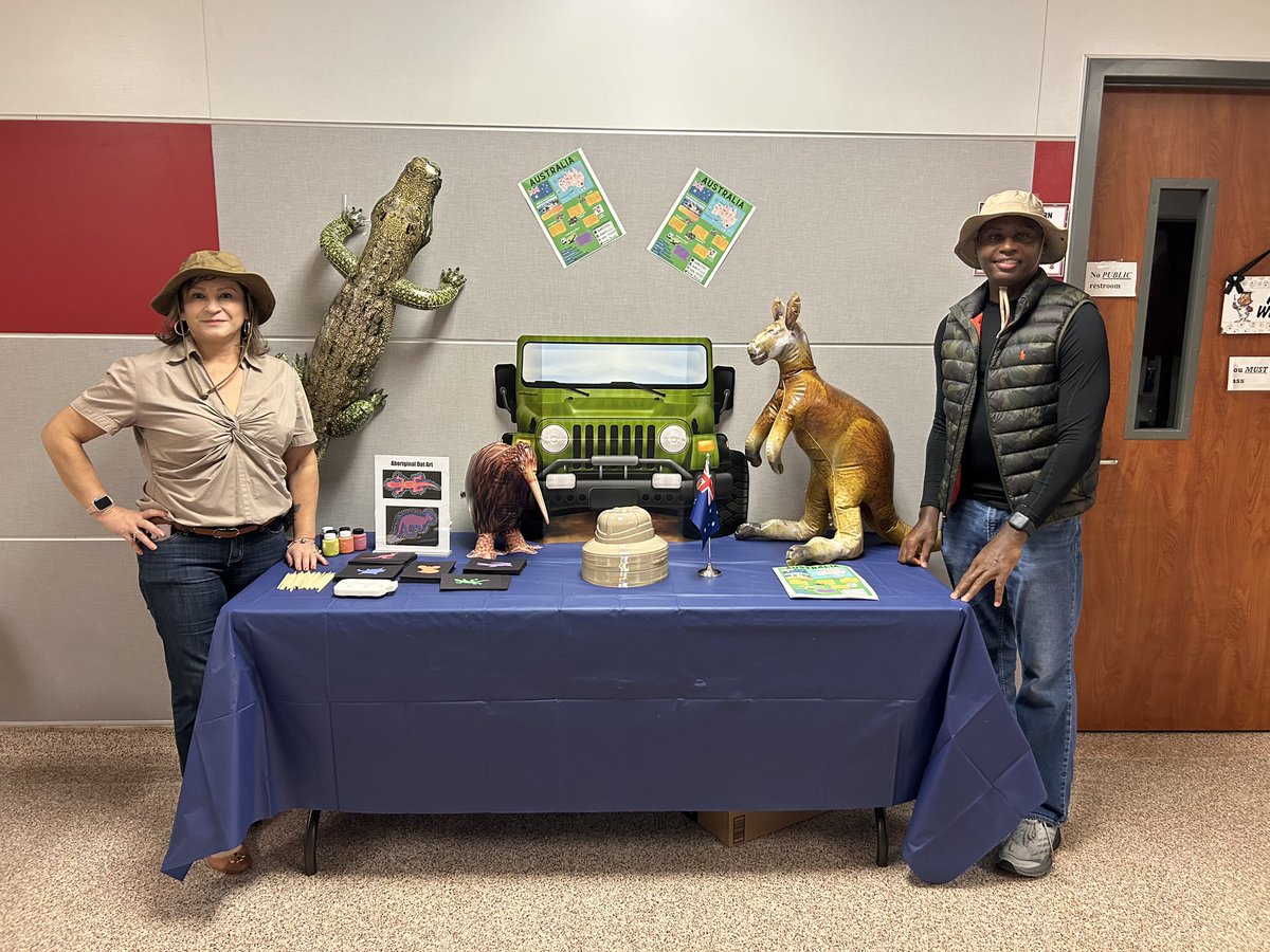 DMELamarCISD's tweet image. Smith ES is ready to enjoy #Tapestry @lcisddlp @LamarCISD @troy_bethley Come in out to Terry HS until 1:00pm.