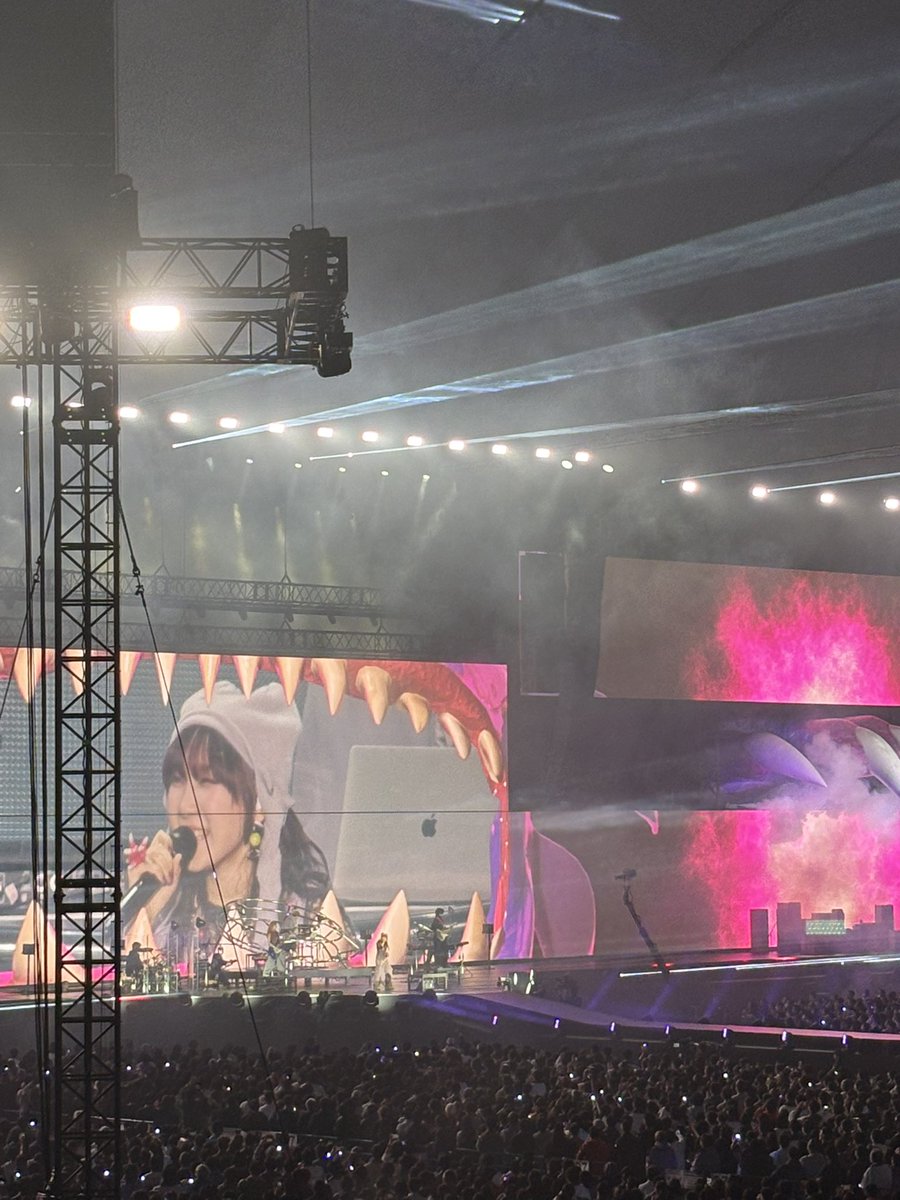 XhF2l's tweet photo. 楽しかったよー😭😭YOASOBI好きになってよかったどこまでも着いてきます🍀*゜ https://t.co/WhjyBf3FaN