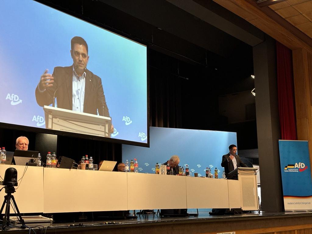 MalteKaufmann's tweet image. Mit 92,04% wurde ich heute als Bundeskonventsdelegierter der #AfD Baden-Württemberg wiedergewählt. Vielen herzlichen Dank für das Vertrauen- und den reibungslosen, konstruktiven Parteitag! #Ketsch