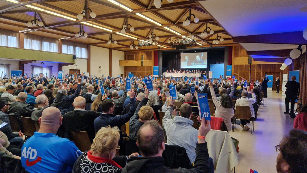 MalteKaufmann's tweet image. Mit 92,04% wurde ich heute als Bundeskonventsdelegierter der #AfD Baden-Württemberg wiedergewählt. Vielen herzlichen Dank für das Vertrauen- und den reibungslosen, konstruktiven Parteitag! #Ketsch