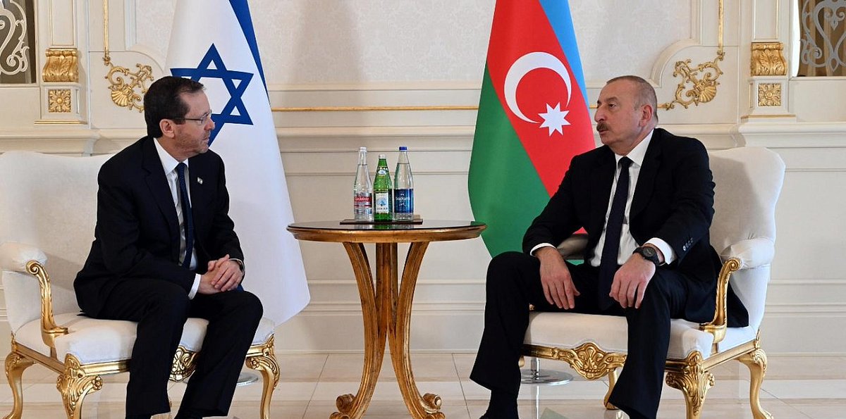 TheGlobeMarx's tweet photo. #TheGlobeMarx: ⚡️BREAKING 

The Israeli president cancelled his trip to Azerbaijan fearing assassination by the local Azeri population https://t.co/VgjpqQjBnp