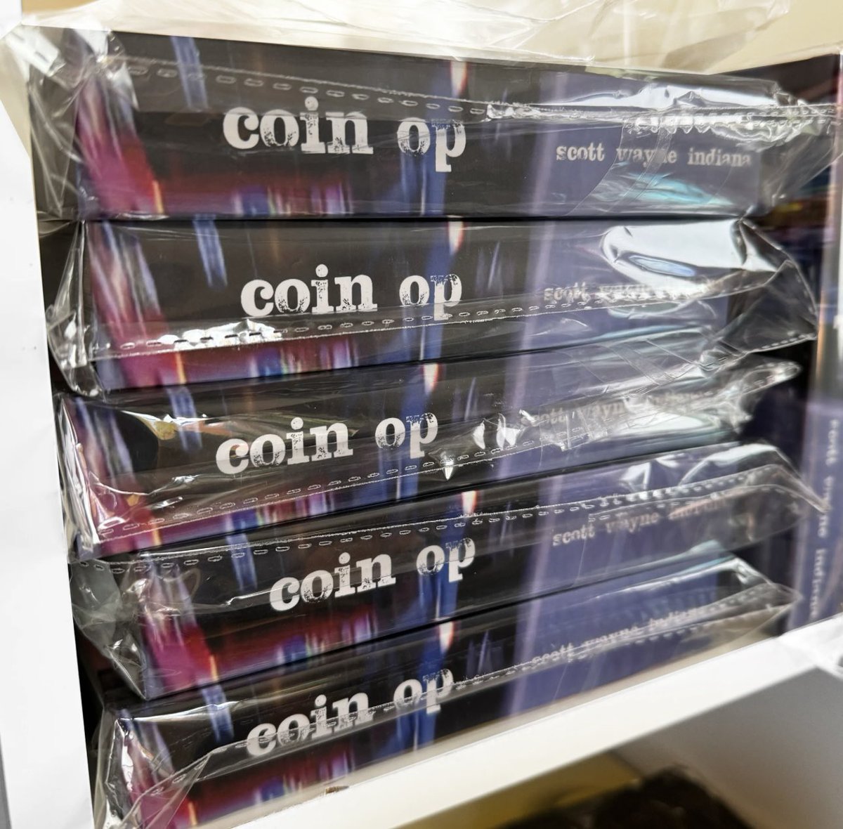 39forks's tweet photo. New book launch: coin op, nyc street photography from 2009-2012. 7 in. square hardbound, 469 pages in color, a brick! #Photography #StreetPhotography #NYC #PhotoBook https://t.co/IpciuafM7z