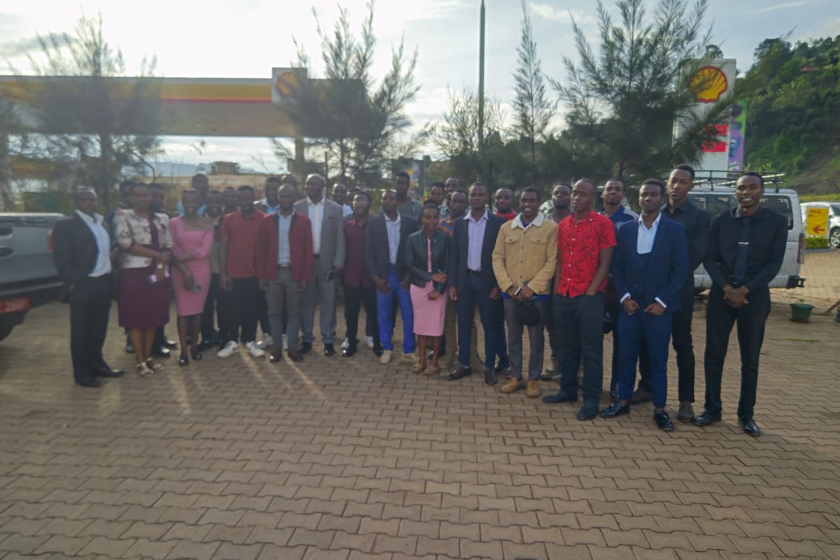 kusmacosa's tweet photo. A meet up party at Mungwe Spot for the KUSMACOSA ASSOCIATION. Great ideas have been shared today thank you the patron. https://t.co/UoaQ4AAZVz
