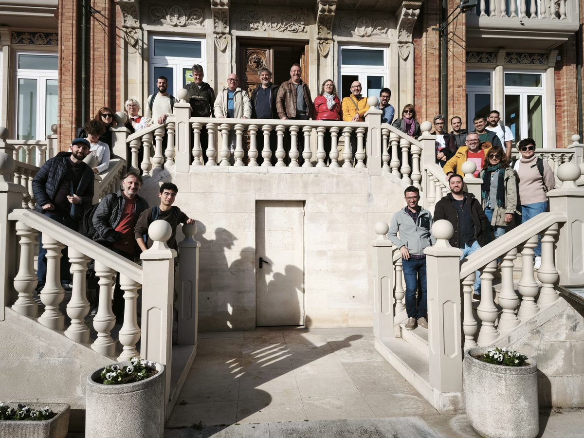 fespm_es's tweet photo. #AulasParaPensar Foto oficial del Seminario sobre Thinking classroom en matemáticas en la puerta de La Residencia, sede del CIEM en Castro Urdiales https://t.co/zubanzA5XR