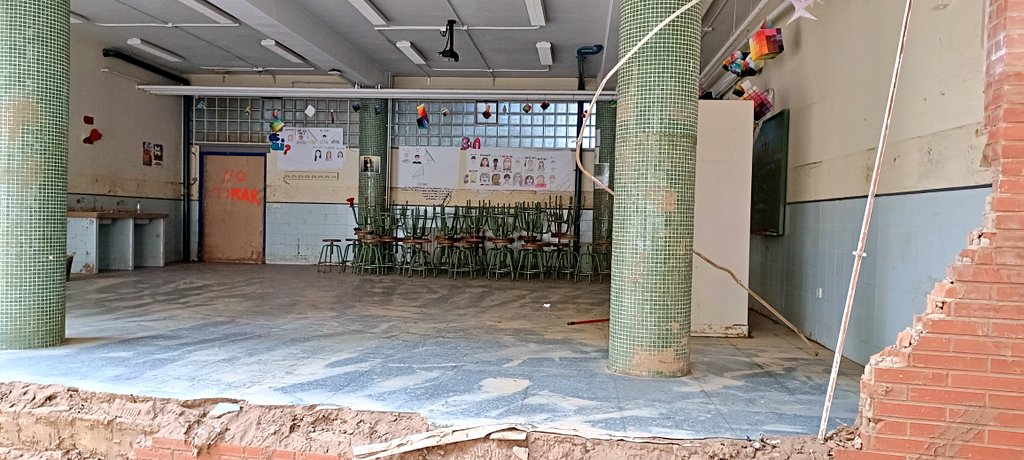 Cuánto trabajo por delante y cuánto lo va a sufrir el alumnado sin aulas. No nos olvidemos de ellos.