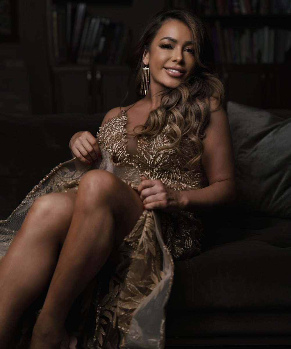 Wanna take a look between the legs?