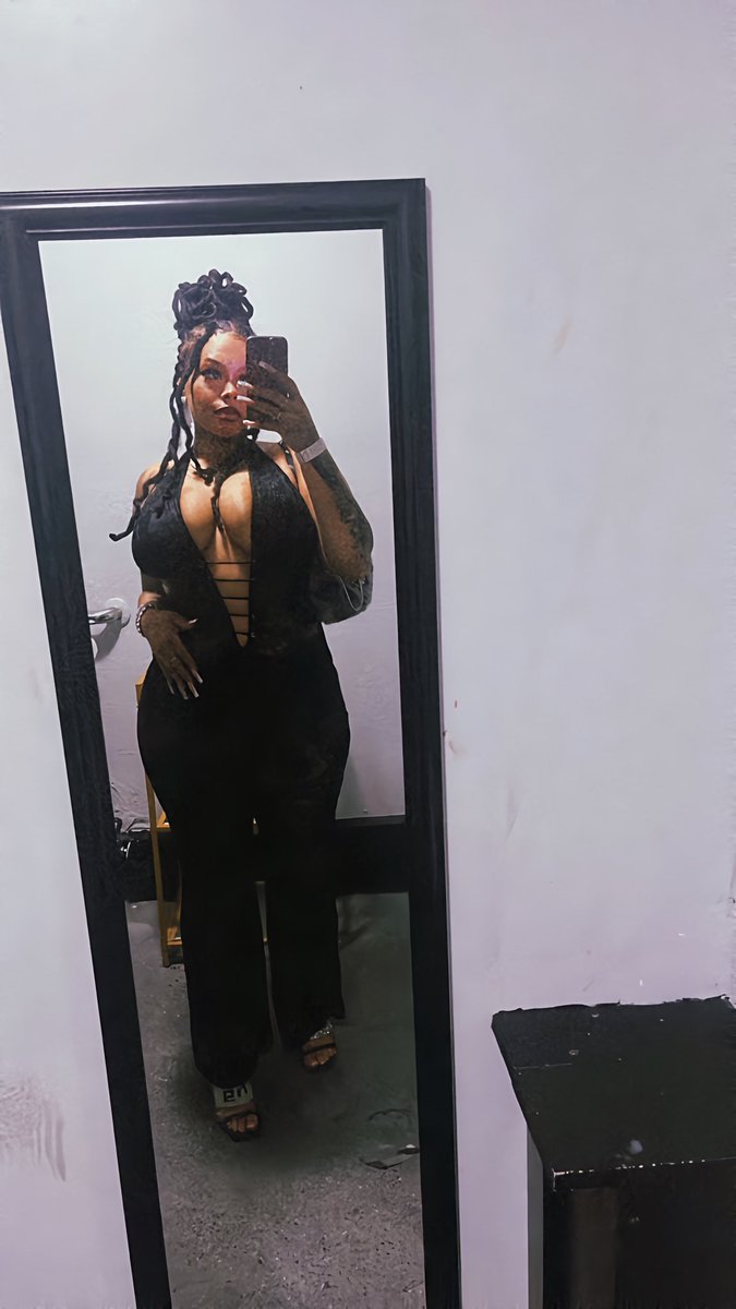 1TrippiiKittiii's tweet photo. was too fuxked up to take pictures real bday behavior 😭🥳 https://t.co/XvfzYGUCW7