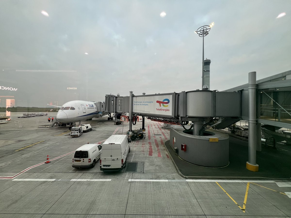 hiroshi0273's tweet photo. CDG-HND✈️ 

#esska
#Certificationprogram 
#faculty 
#arthrex 
#trispreserverose 
#olympus
#medicad 
#東陽テクニカ
#mios 
#膝周囲骨切り術
#arhtroscopicbeltcapsulodesis
#内側半月板逸脱
#半月板縫合
#ABC法 https://t.co/rFS5huEqc2