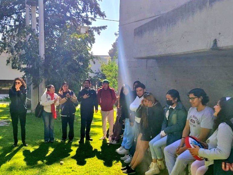 GerardoE042414's tweet image. El día de ayer se realizaron breves actividades sobre la salud mental impartidas por mis compañeros, asumiéndose como la ONG &quot;Médicos sin fronteras&quot;. 
#ElIlustradorUniversitario   #ElPoderDeLaVoz