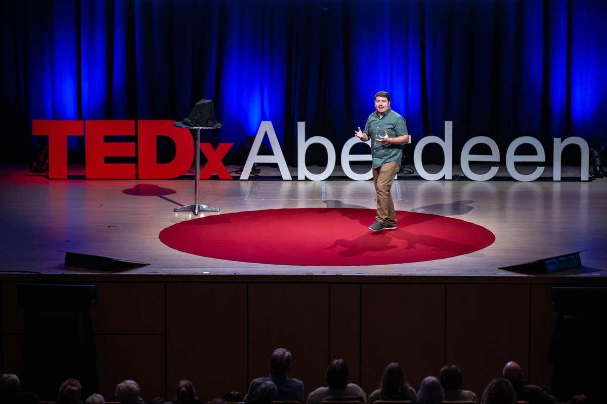 tedxabz's tweet photo. Reflecting in your reflection 🪞

When a five word text turned his life upside down, Edward Pollock finally discovered that in the absence of identity, his ‘autopilot’ charted a life built on the expectations of others, and not who he really was.

#TEDxAberdeen #Identity #Ideas https://t.co/jGNsPMTvQz