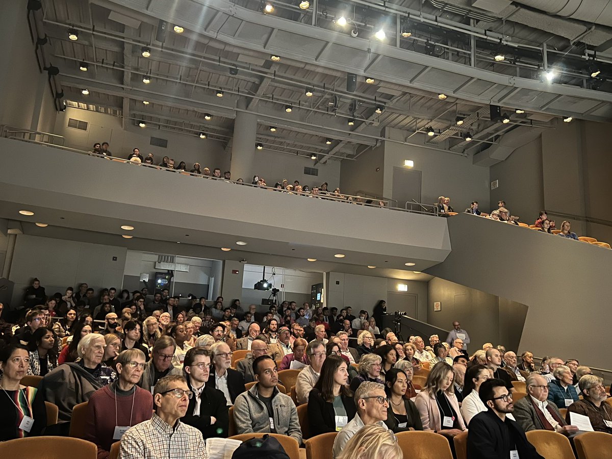 Hundreds of doctors, medical students, and activists are meeting in Chicago to organize, strategize, and fight for #SinglePayer #MedicareForAll.

#PNHP2024 is off to a great start!