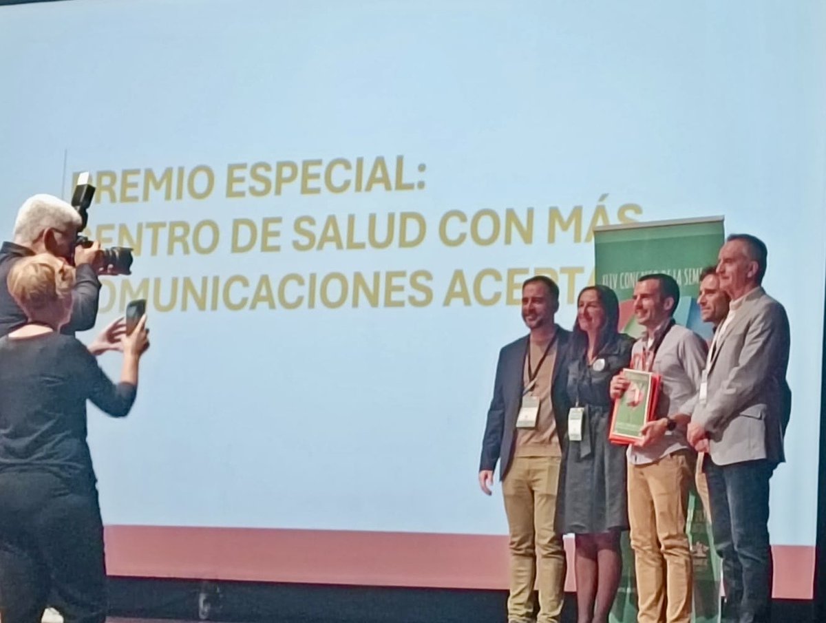 🏆 Nuestro estudio "El impacto de informar e incentivar económicamente los indicadores de calidad asistencial en Atención Primaria", liderado por <a href="/ef_roger/">Roger Esteban Fabró</a>, ha sido premiado por los mejores resultados de investigación en el #BCNsemFYC  @BCNsemFYC (1/4)