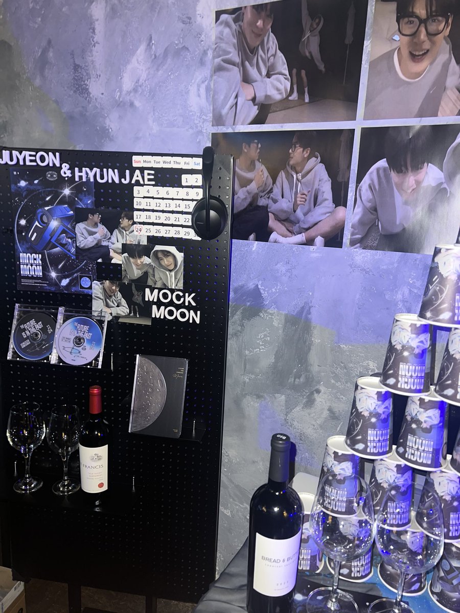 MOCK MOON tweet media