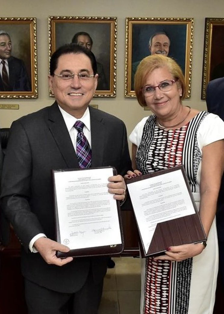 JuliaLoiza's tweet photo. Fernós amó mucho a su patria. Calladamente puso de su tiempo y esfuerzo por Loíza. Siempre honraremos esa amistad. Descansa en paz Manolo y mis condolencias a la familia. @presenciapr @WMDD1480AM @ElNuevoDia @Metro_PR @NoticentroWAPA  @TelenoticiasPR @VoceroPR @AgenciaINS https://t.co/IK30Q0oULJ