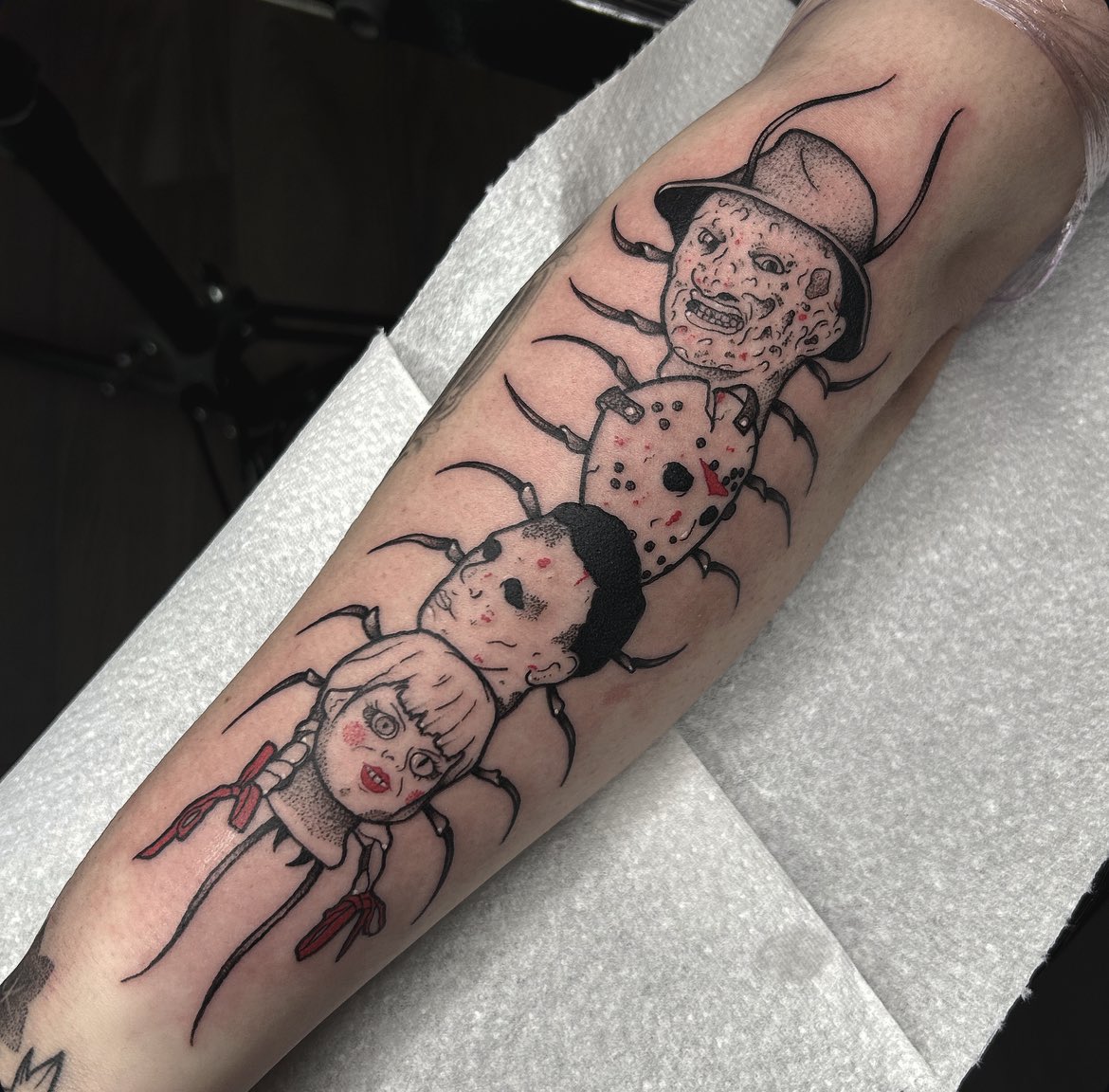 nancyctattoos's tweet image. Two horror tattoos and the cutest gap filler from today 🥺