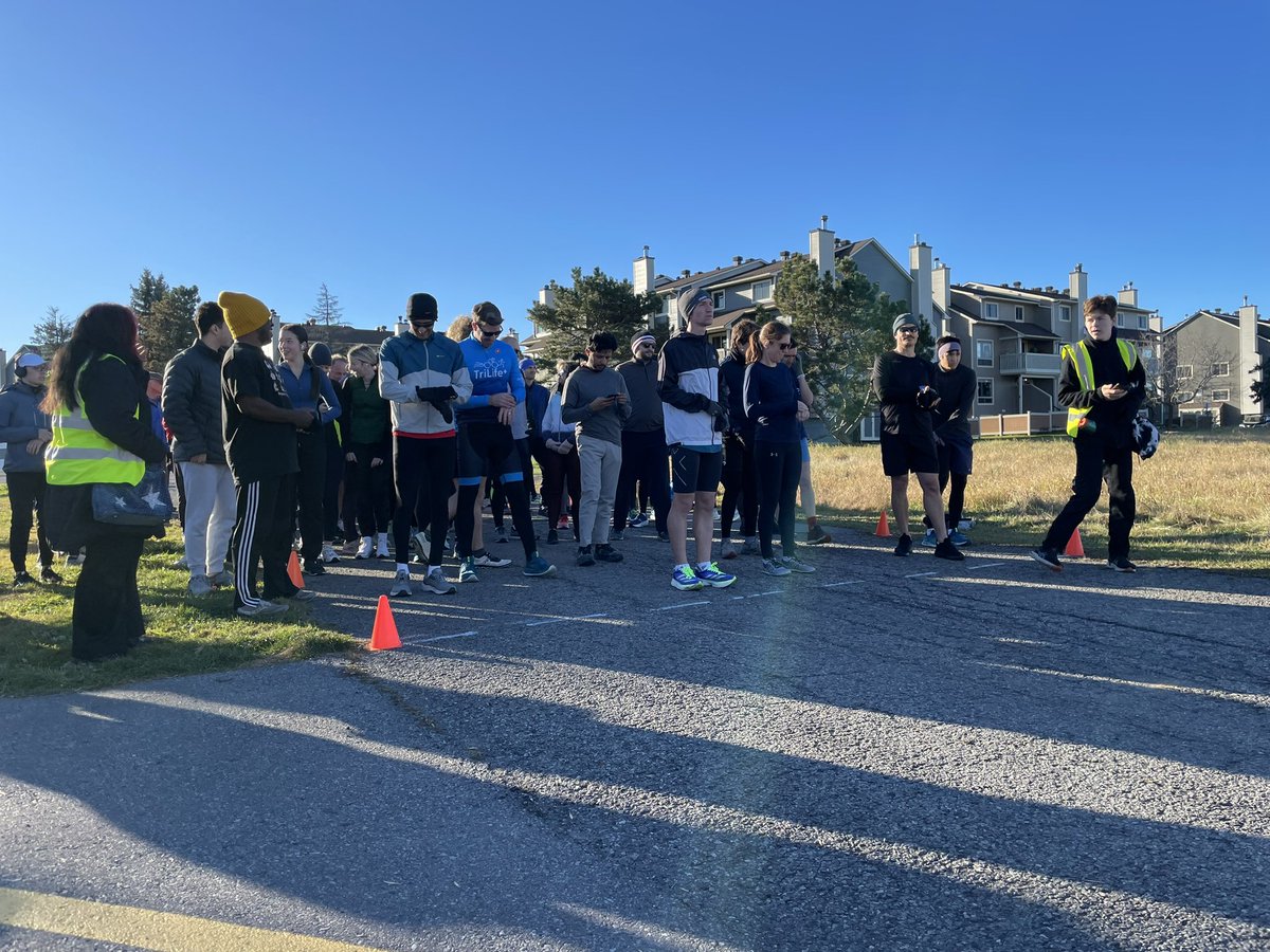 orleansparkrun's tweet photo. 214th event / 214e évènement - NOVEMBER 16

We had 85 participants, including several first-timers, and visitors from England, who ran, jog or walk!

Thanks again to our volunteers, who made this event possible. 🏃🏻‍♂️🏃🏼‍♀️🚶‍♀️🦮
Check this week’s results:

https://t.co/PuaF7RzAug https://t.co/AVCb9BsmbW