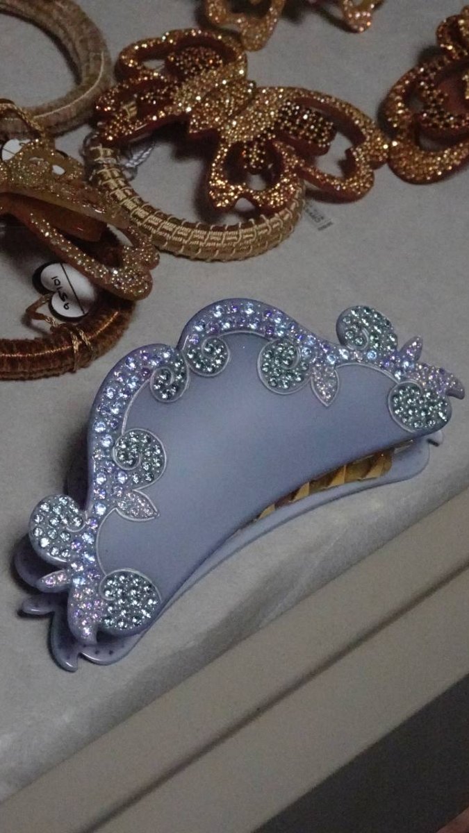 mcdavidian's tweet photo. Clip in ✨ with a touch of the Renaissance! 💎 https://t.co/RsaaS044Lx