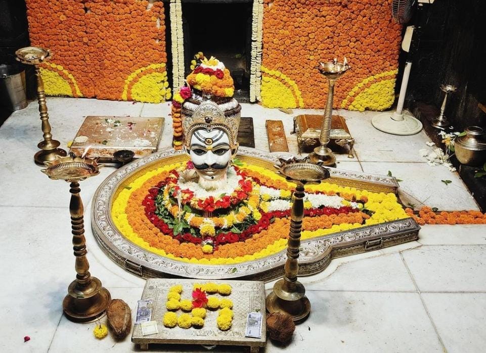 TrimbakeshwarJ's tweet photo. Trbakeshwar pujari https://t.co/eBJ6YpJarY