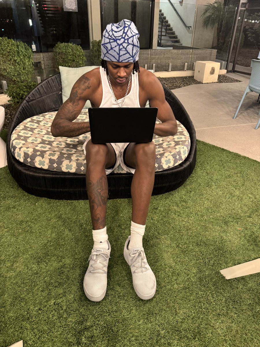 the no bulls are so comfy i can even study in them. #nobull 

nobull.pxf.io/0ZgqqL