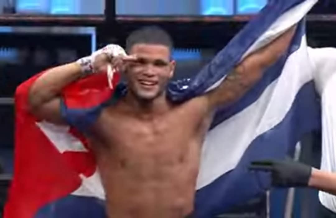 MarianelaP1981's tweet photo. 🇨🇺🥊 Victoria unánime del campeón olímpico, Erislandi Álvarez (63.5 Kg) en su debut en la Copa del Mundo profesional de la #IBA. 
El cienfueguero se mostró muy superior al kazajo Adilet Kurmetov y avanza a las semifinales de este novedoso evento. #Cuba #UnidosXCuba #GenteQueSuma https://t.co/W6jly0Qss2