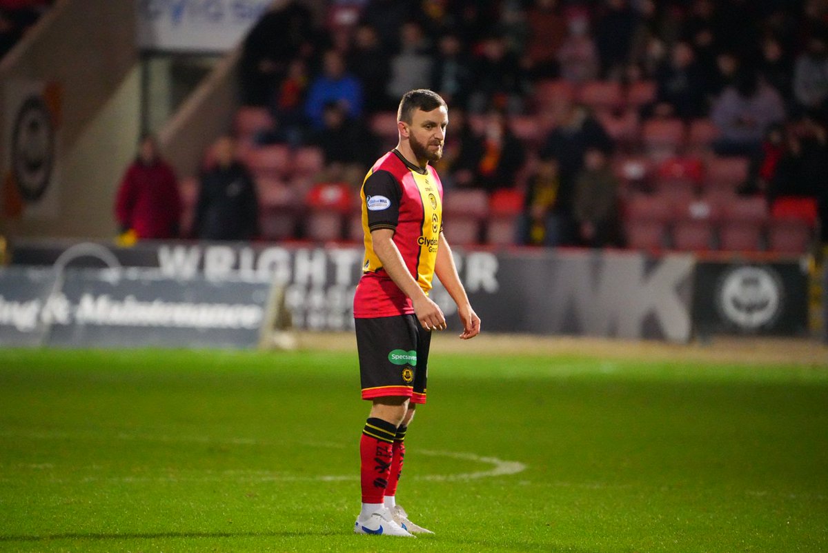 PartickThistle's tweet photo. 👋👋 It's good to be back 📷

#PTFCvHAFC #WeAreThistle https://t.co/RTKuazTW43