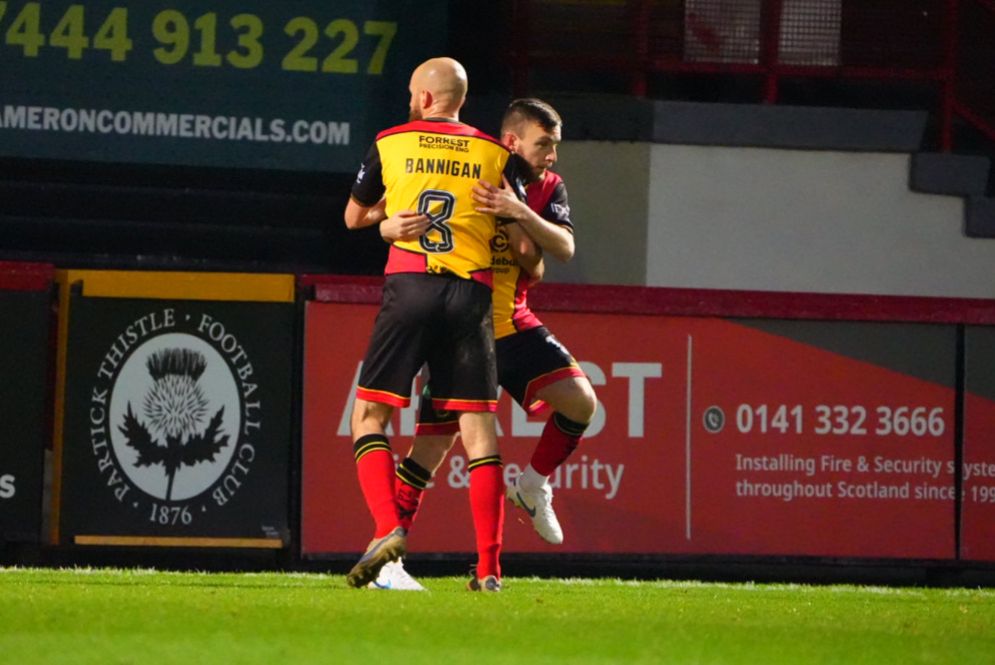 PartickThistle's tweet photo. 👋👋 It's good to be back 📷

#PTFCvHAFC #WeAreThistle https://t.co/RTKuazTW43