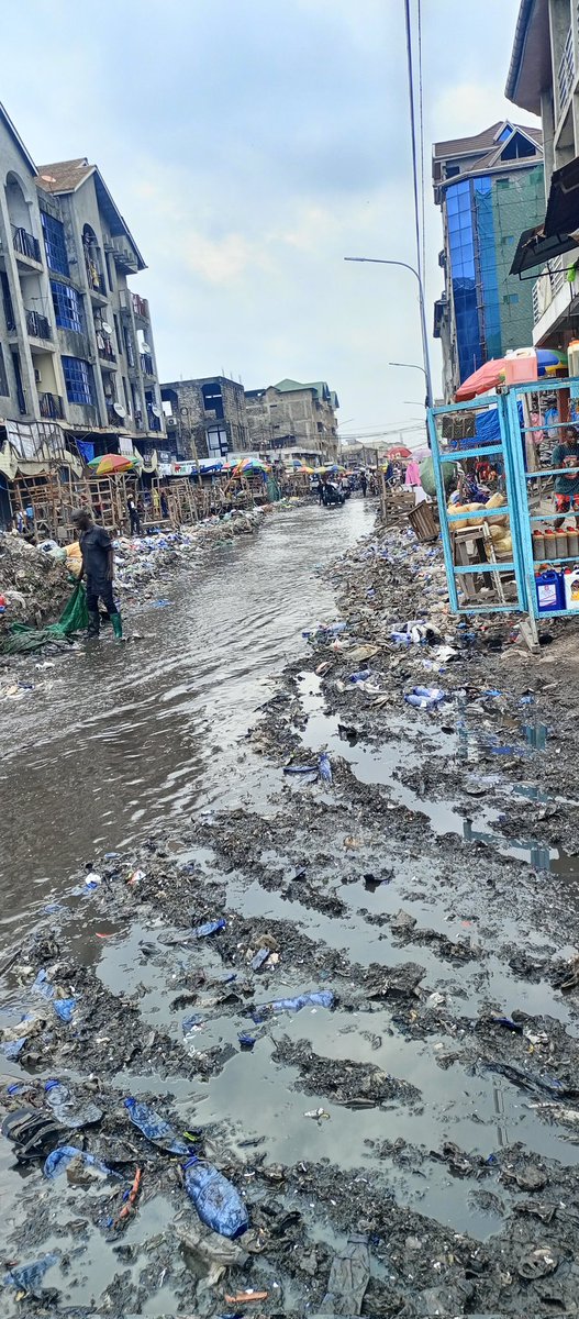 #RDC : Avec la nouvelle constitution il n'y aura plus tout ça 😡
#Kinshasa