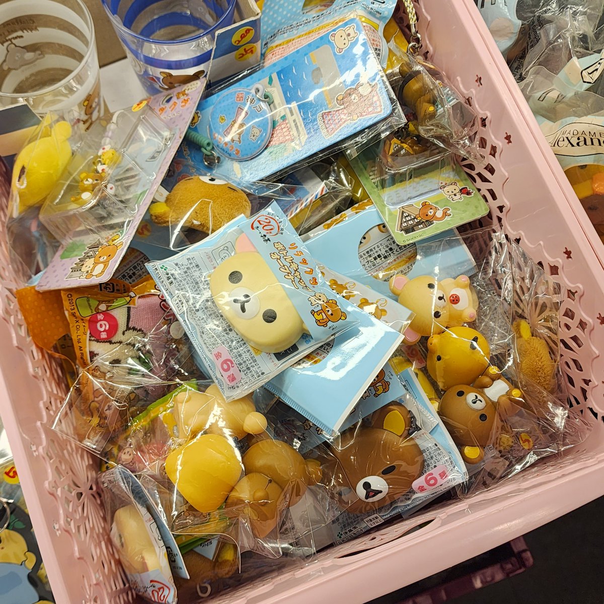 9luv9i's tweet photo. 리락쿠마 사냥은 못했지만 그래두 행복했다 대전에서 여기가 젤 좋음 https://t.co/KM7L16zPcO