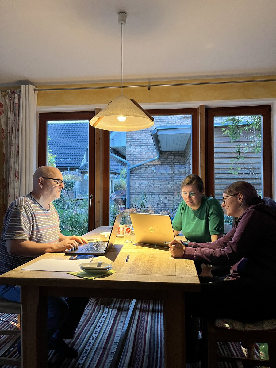Am gestrigen Tag kam das Team des Deutschen Instituts für Heimerziehungsforschung zu einem Klausurtag in Berlin zusammen.