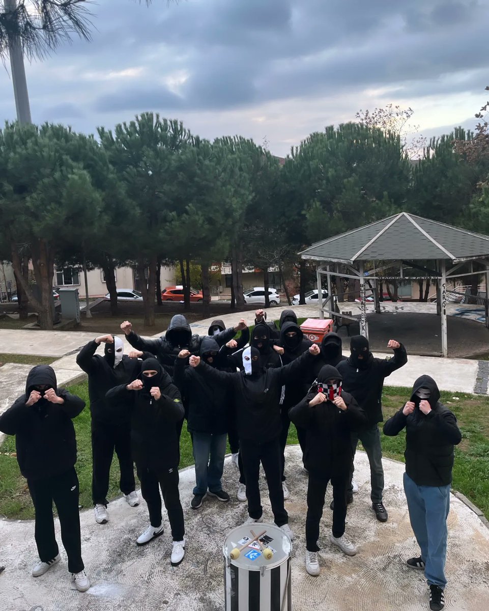 besiktasyouth's tweet photo. hey we are the Goodfellas youth! 
#GF #BESIKTASYOUTH https://t.co/PEMY4RdSFW