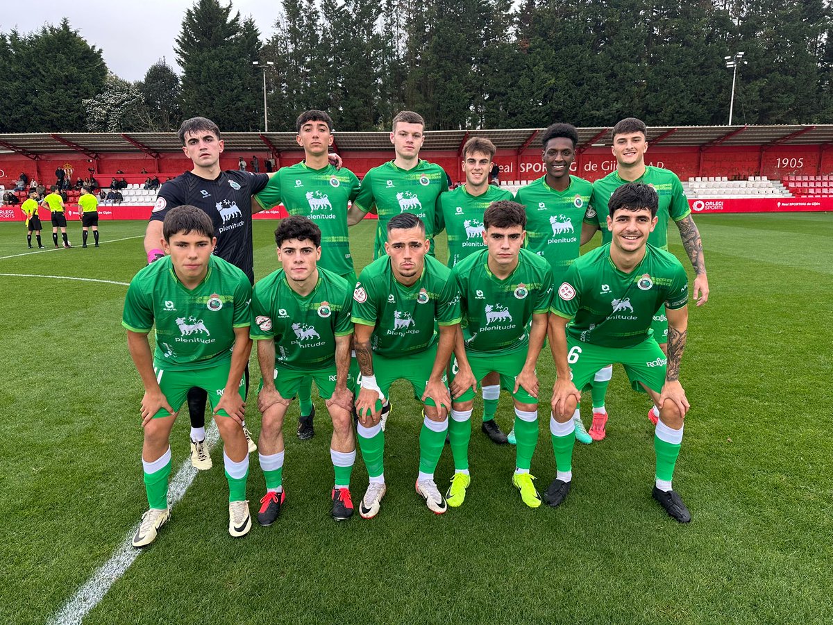 ℹ️ #RRCJuvenilDH 

<a href="/RealSporting/">Real Sporting</a> 0-0 Racing 

⏹️ FINAL  

Empate en Mareo, que permite a los de Sergio Matabuena sumar por sexta jornada consecutiva. Los nuestros, en el tramo final, se quedaron con uno menos con la expulsión de Morante.

🗓️ División de Honor
#️⃣ #CanteraRRC