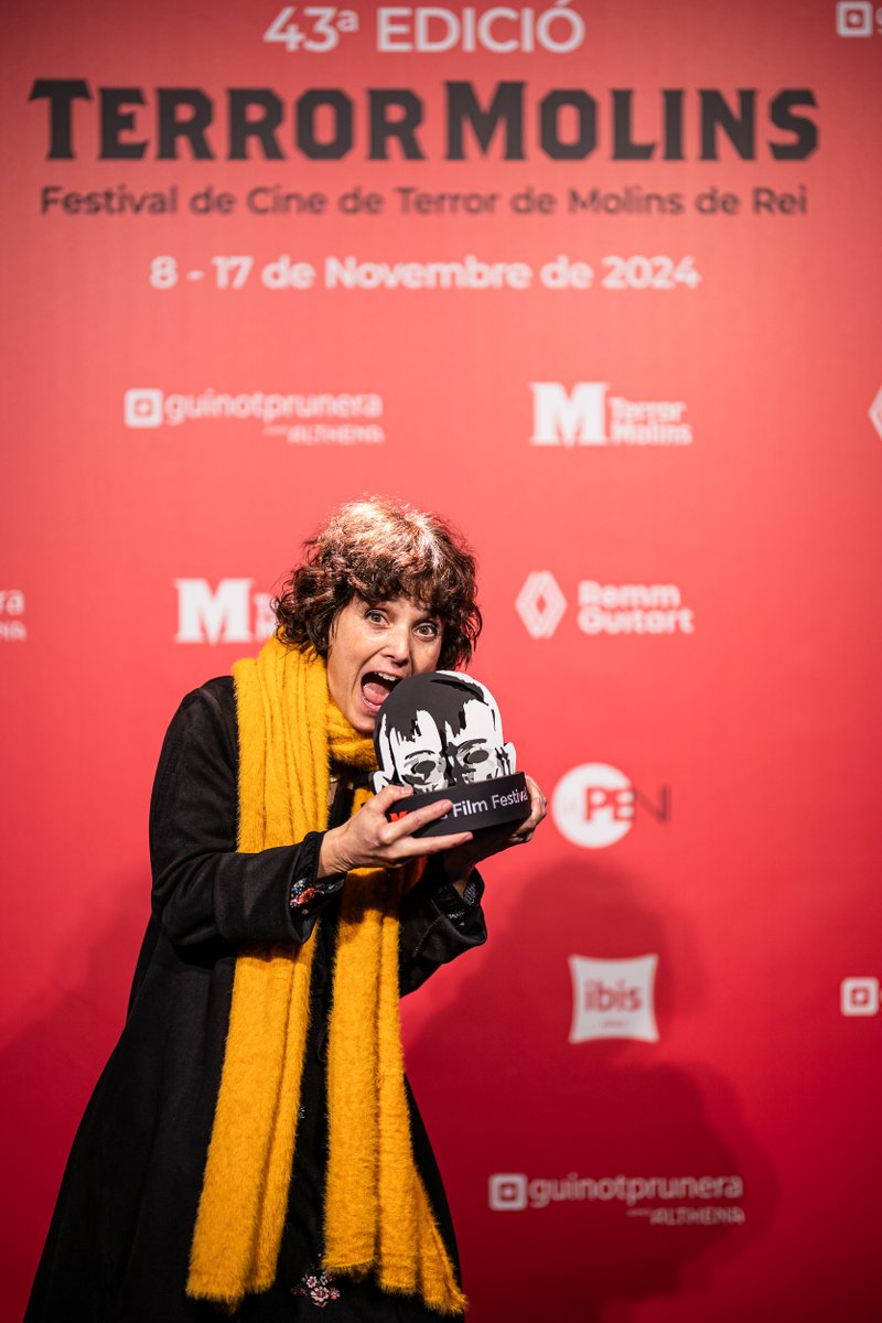 Homenatge del #TerrorMolins24 a la molinenca Montse Ribé👏👏.

Sinònim de creativitat, innovació i talent. El seu mestratge en els efectes especials de maquillatge ha deixat una empremta inesborrable a la indústria. Felicitats Montse!
