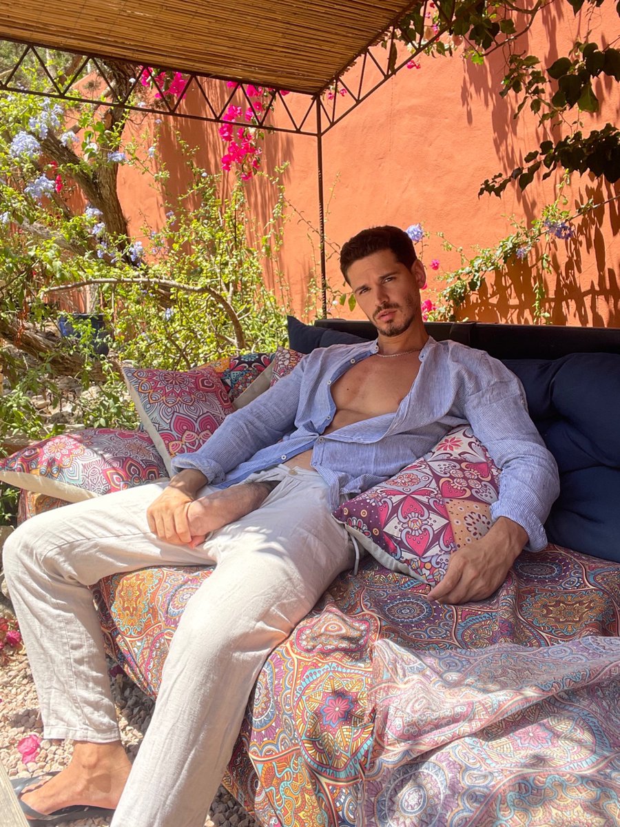 Do you believe in love on first sight?