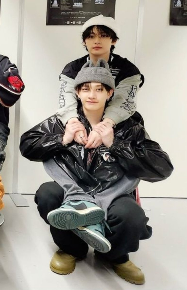 I'M GOING TO EXPLODE

MY MINCHANKWJDJWKDJKW tiny lino 😭🤏