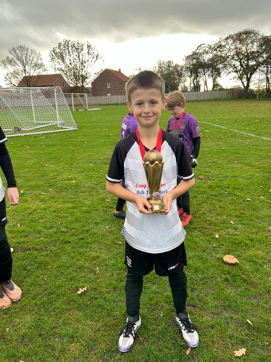 stevie1w's tweet photo. All the hard work and 2hours of football round robins last Saturday and today paid off champions league winners 2024/25 😍 @MissMartinson1 @BoothferryPS https://t.co/N4S4pCBBZq