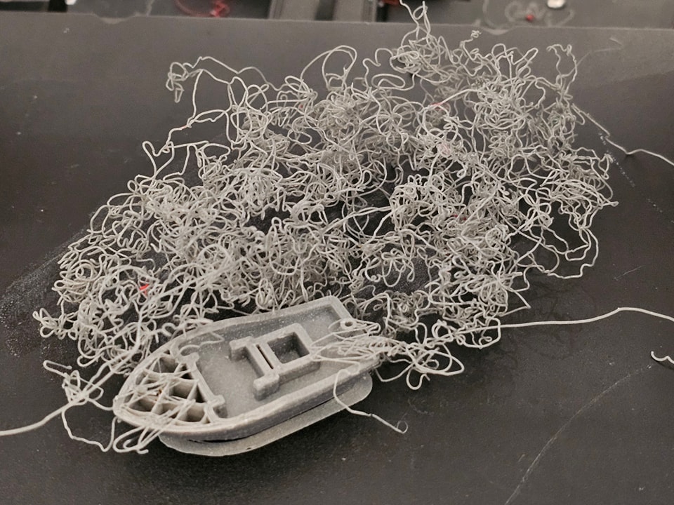 Après plusieurs essais infructueux (je vous laisse juge 🤣) je viens de terminer un premier #Benchy réussi en #ABS sur <a href="/Creality3dP/">CREALITY 3D Printer</a> #Ender3 dans un coffret #Accante. On est un peu limite avec la Ender 3 mais en insistant on peut le faire....