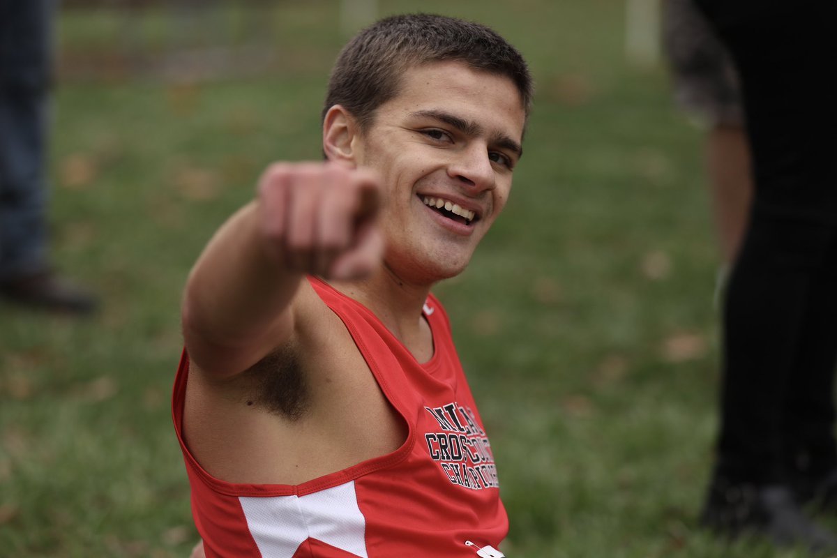 Rosengarten!

Ty Rosengarten of Ohio wins the Boy’s race at Mid-East with a time of 15:39.2!