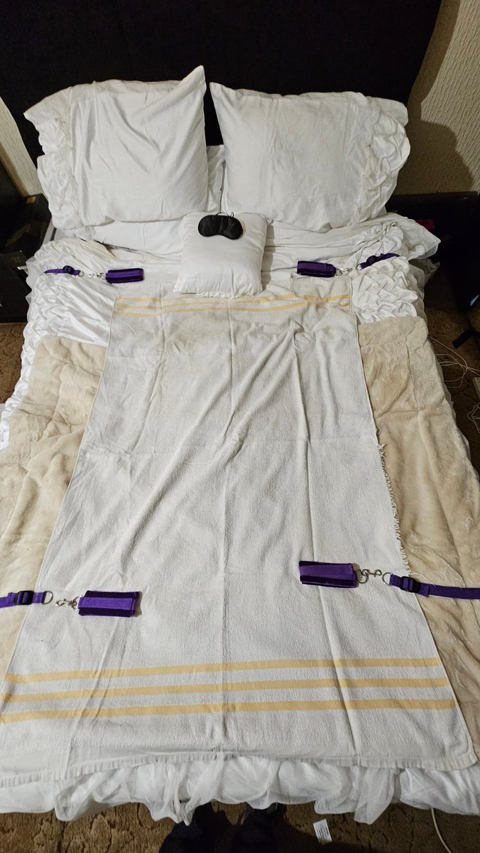 40plusblondgilf's tweet photo. Partner just showed me this...looks like I am in for a good night!

#gilf #milf #shy #plussize #bbw #sluttywife #hotwife #massage #happyending #babyoil #fucked  #restrained #tiedup #blindfold https://t.co/z4NSCQUnPs
