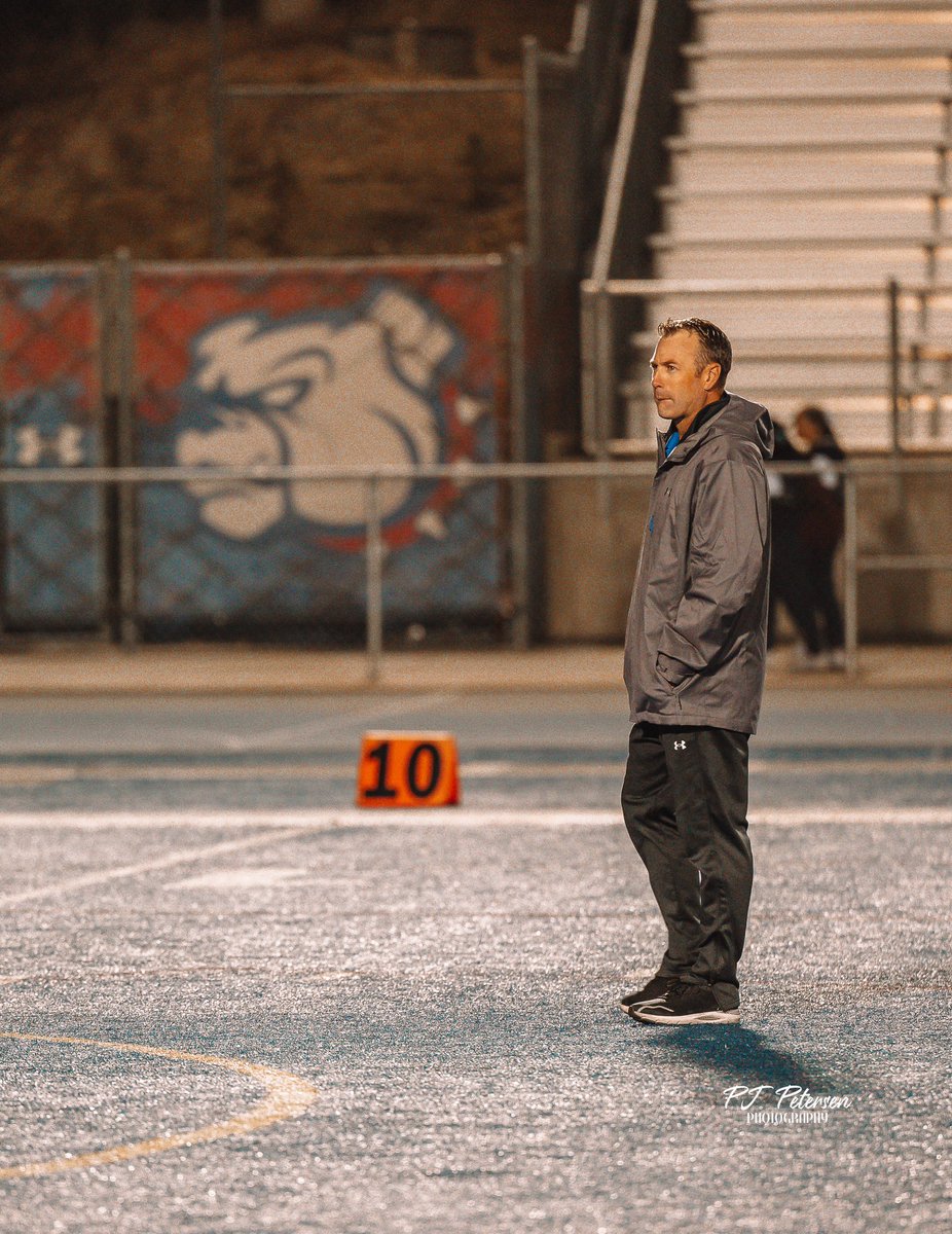 pjpetersen5's tweet photo. Last night @FolsomBulldogFB rolled on as they got their post season underway. 

A 68-28 victory led by @ryderly0ns and 8 TD passes puts the boys in the Semi’s this Friday vs Inderkum. 

Last night I snapped a few before heading up to call the game! 

https://t.co/Vho04j950h https://t.co/Jf5XiyfyWM