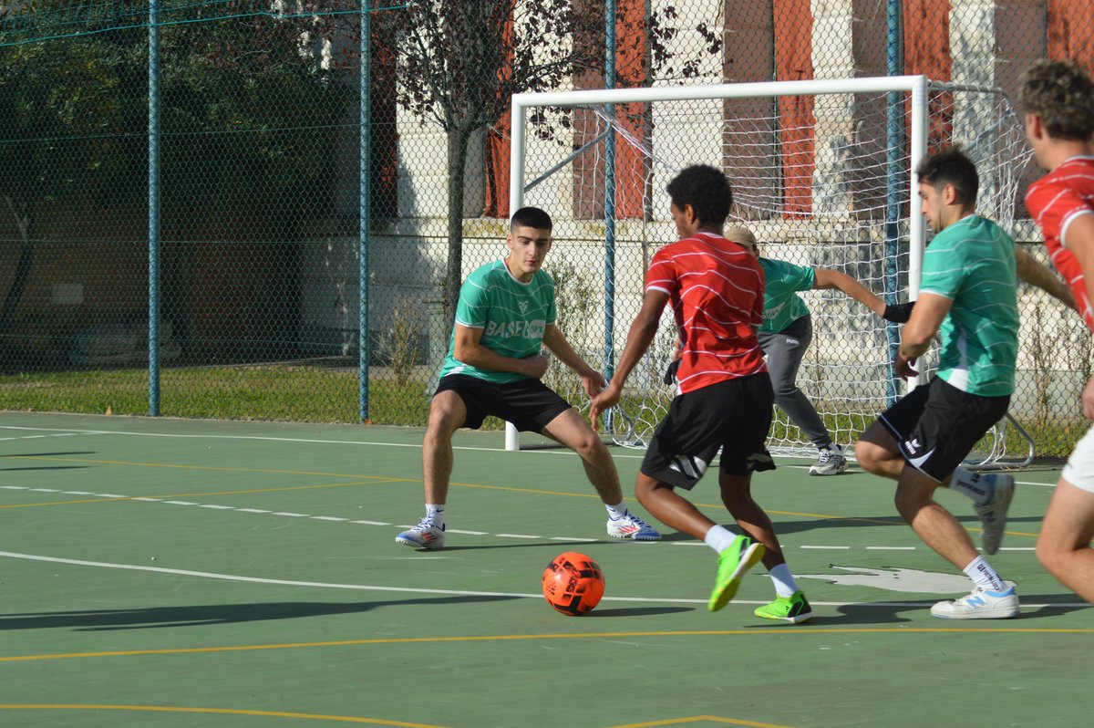 comunevenezia's tweet image. ⚽️ Al campo da calcio dell’Istituto Turistico Sportivo Marinelli Fonte la prima giornata del campionato amatoriale di #calcetto Venezia League 24-25!

🥅 Dieci squadre e più di 120 giocatori tra ragazzi e ragazze, di tutte le età e provenienti da tutto il mondo, si sfideranno nel