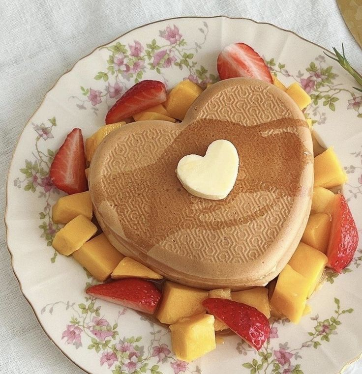 daily_dolce's tweet photo. Heart shaped pancakes https://t.co/6YXTfJVHgy