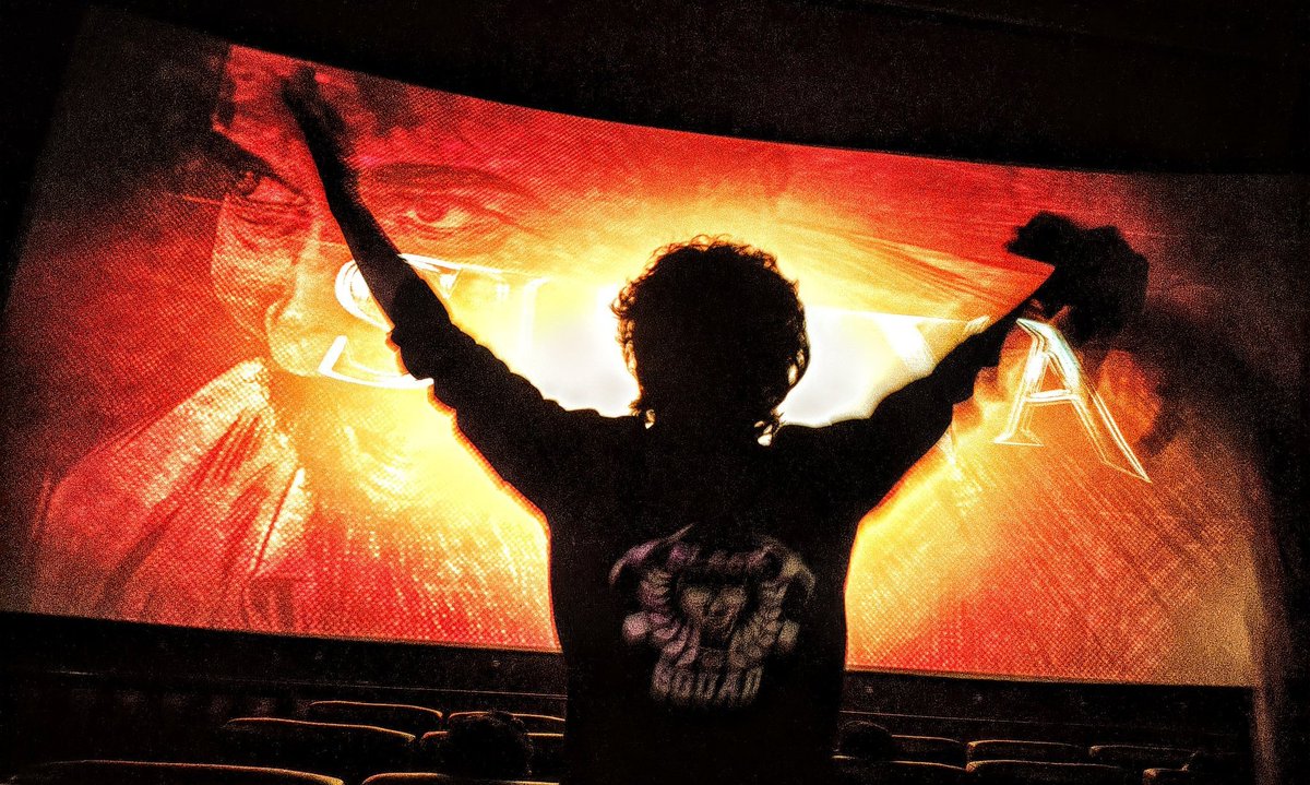 inaveenofficial's tweet photo. 100 crores in 3 days despite mixed reviews and paid negativity!

Thadaigalai vendru sarithiram padaithaan. The man 🔥

#Kanguva #KanguvaBlockbuster https://t.co/fm2l8HQDpc