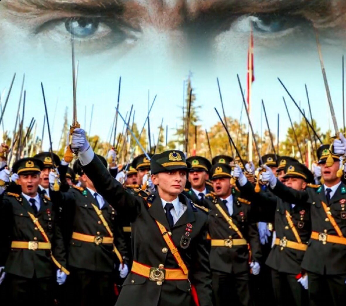 Atatürk'ün kurduğu silahlı kuvvetlerde "Mustafa Kemal'in Askeri' olmak kadar normal ne olabilir?#TeğmenlerimeDokunma