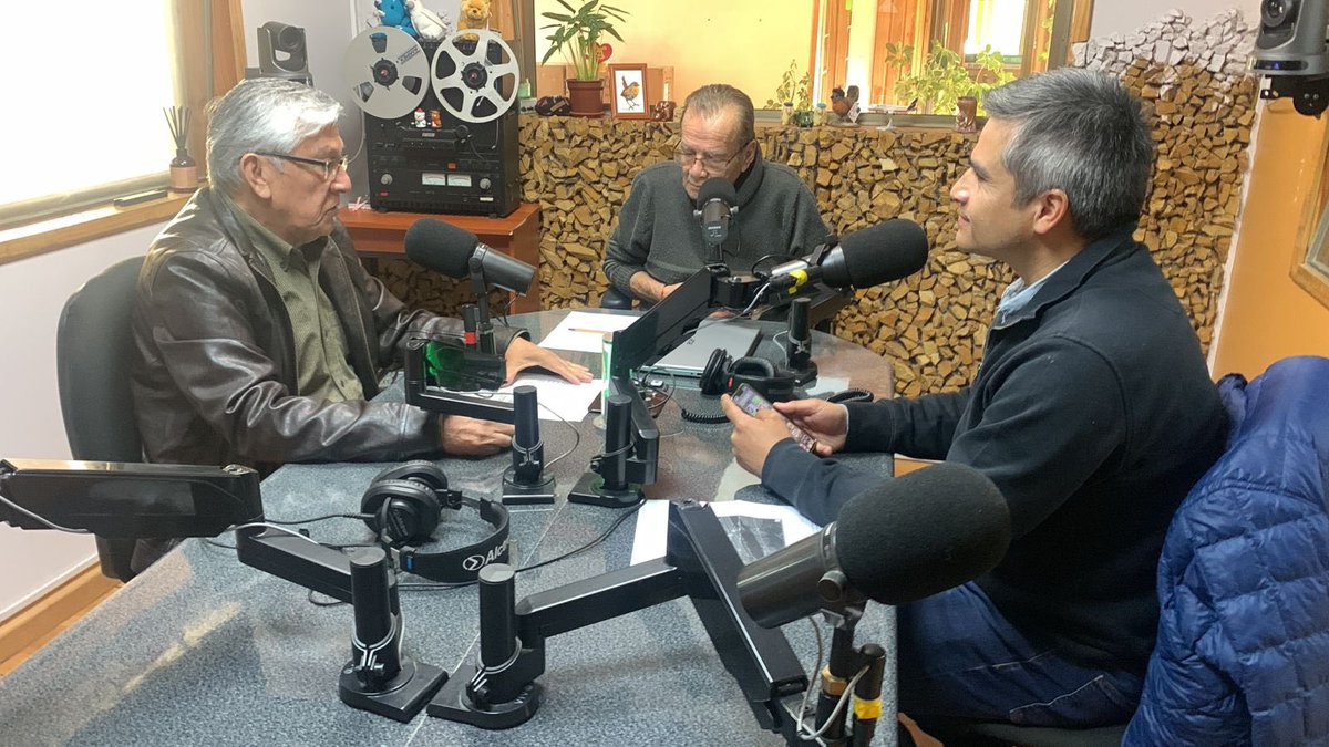 Hoy en Construyendo Puentes 🎙️, conversamos con nuestro gobernador regional <a href="/marcelosantanav/">Marcelo Santana, Gobernador de Aysén</a> , sobre los desafíos q tiene nuestra región para los próximos años y el intenso trabajo q está realizando para convocar a todos los actores locales para ese objetivo. <a href="/SergioBecerraXI/">Sergio Becerra Mera</a>