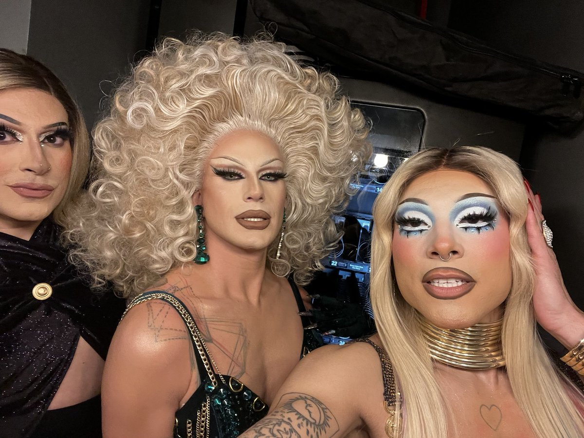 joeyjayisgay's tweet photo. Post show photoooo 💖🪩 https://t.co/T0e81PpX0B