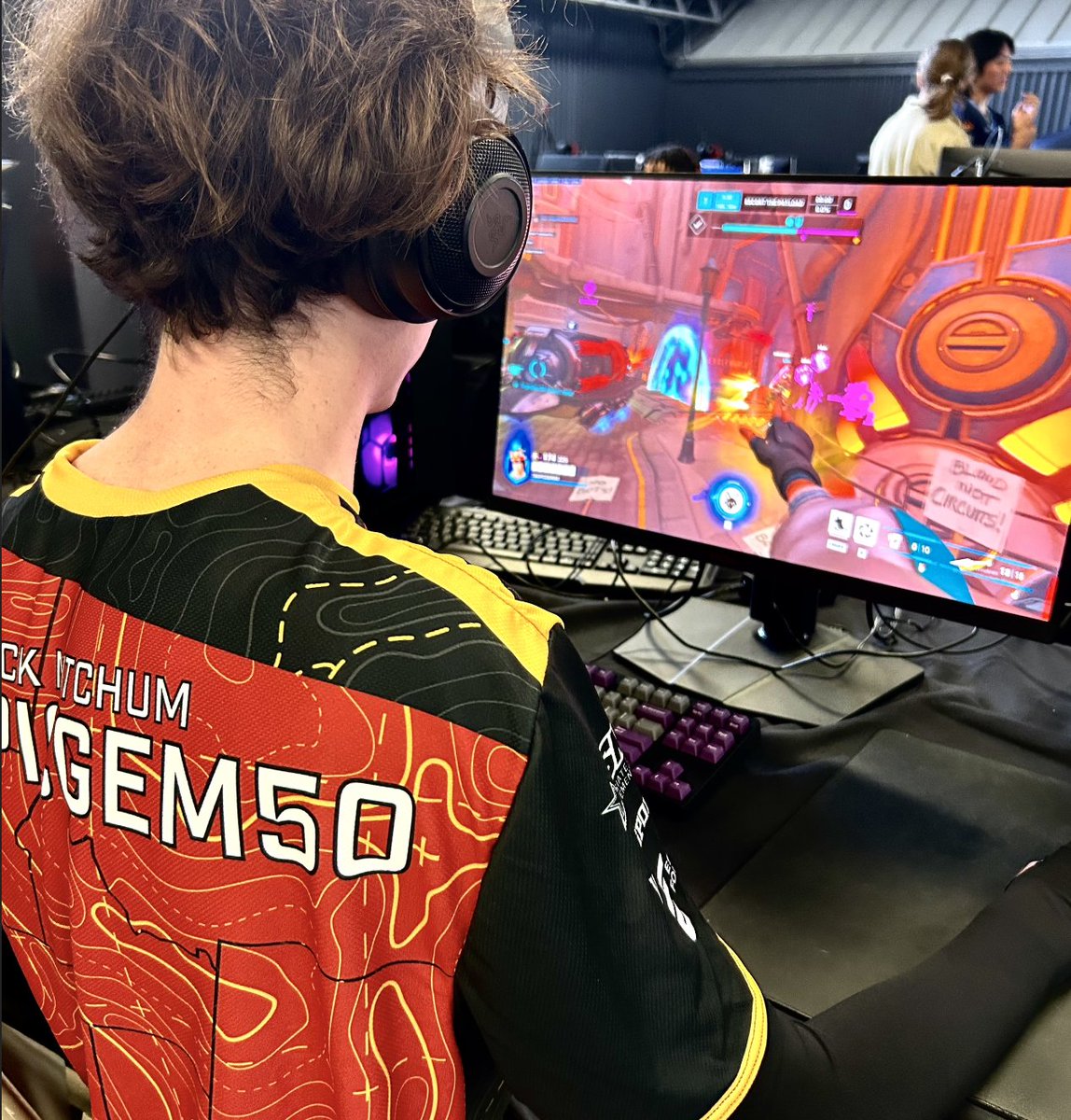 EsportsUGaming's tweet image. 𝘛𝘩𝘦 𝘨𝘢𝘮𝘦𝘴 𝘢𝘳𝘦 𝘶𝘯𝘥𝘦𝘳𝘸𝘢𝘺 🖥️⌨️🖱️